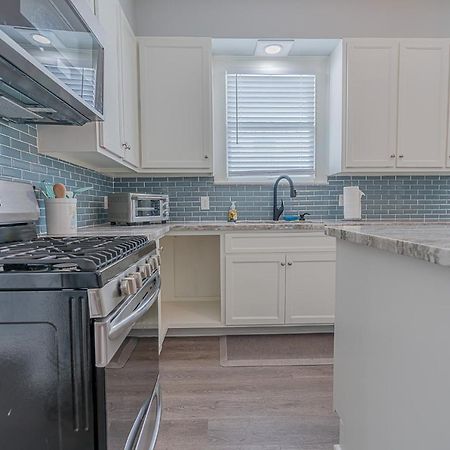 Uptown Cottage Newly Updated Home Near The Strand Galveston Harbor And Utmb Esterno foto