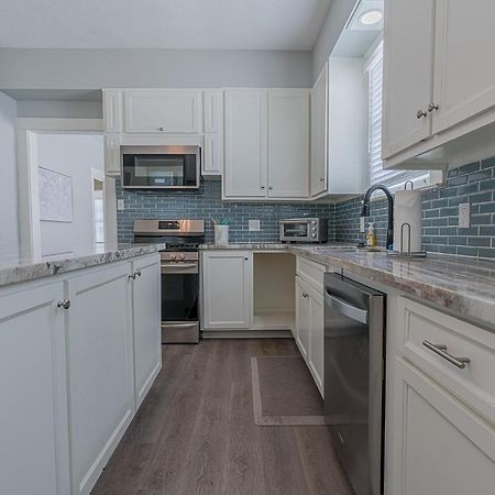 Uptown Cottage Newly Updated Home Near The Strand Galveston Harbor And Utmb Esterno foto
