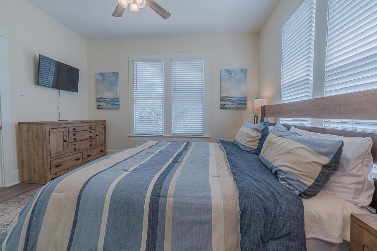 Uptown Cottage Newly Updated Home Near The Strand Galveston Harbor And Utmb Esterno foto